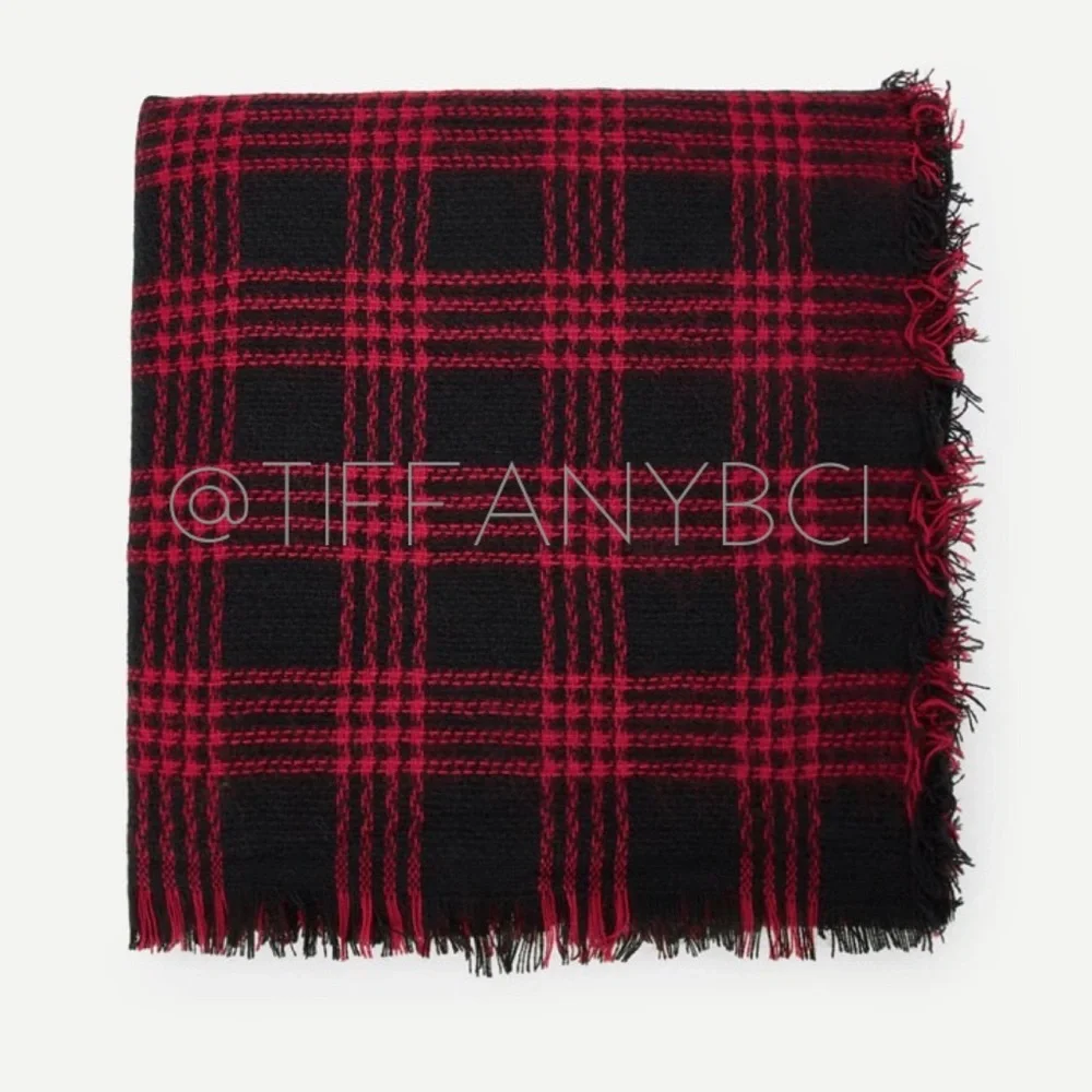 🔴SALE 3/$20🔴 Plaid Frayed Hem Blanket Scarf - Picture 4 of 7